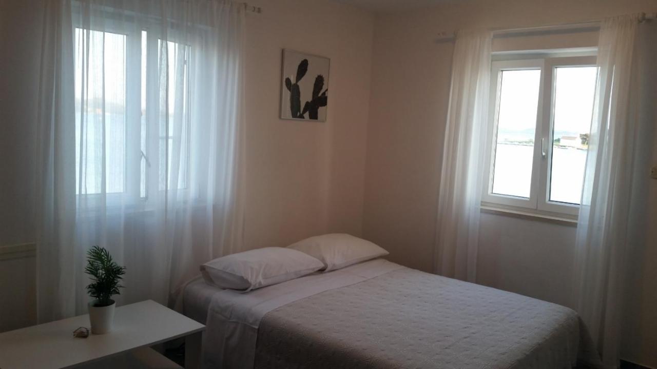 Apartman Pape Pakoštane Esterno foto
